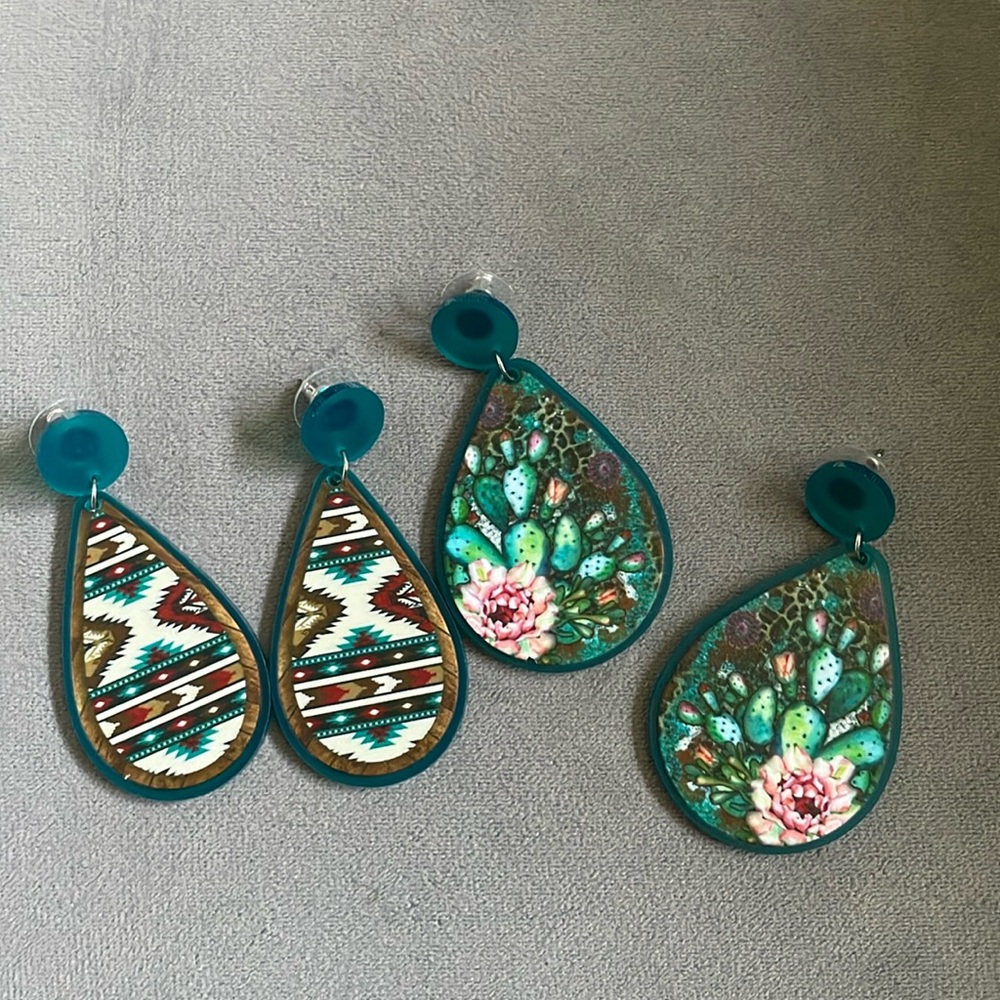 (2) earring sets (A11)